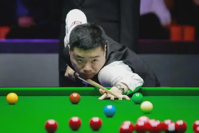 丁俊晖击败老对手马龙，晋级之路一路高歌！